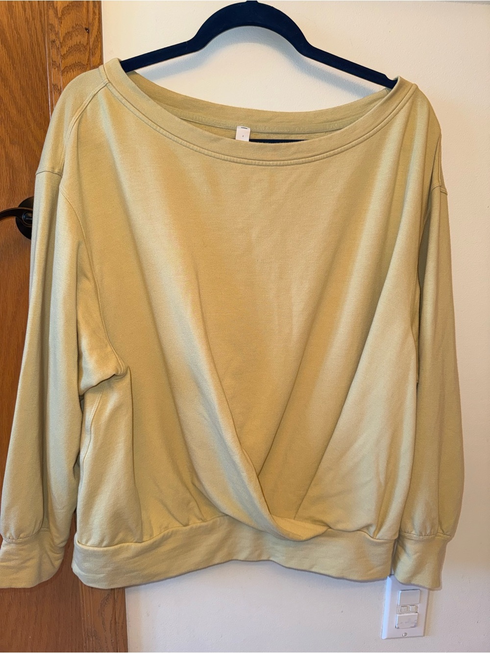 lululemon athletica Twist Hem Pullover - Yellow Size 8 EUC